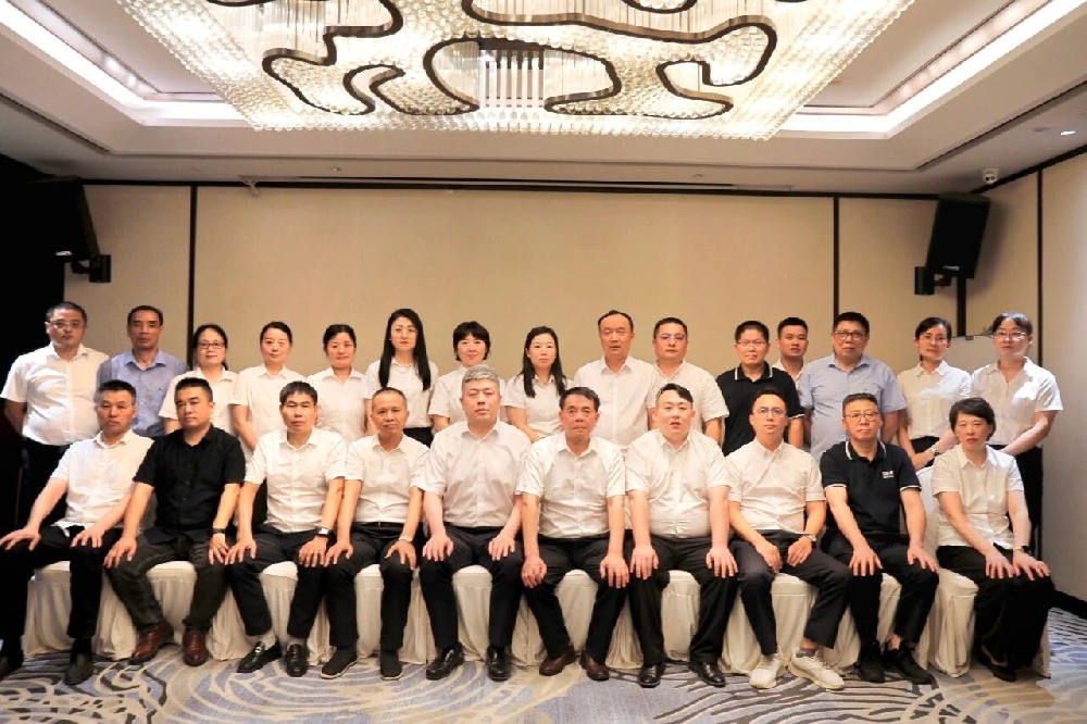 乘风破浪 向新而行｜亿发平台_亿发(中国)
集团2026年半年度会议圆满召开